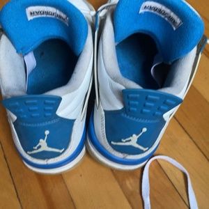Jordan 4 military blues 2011